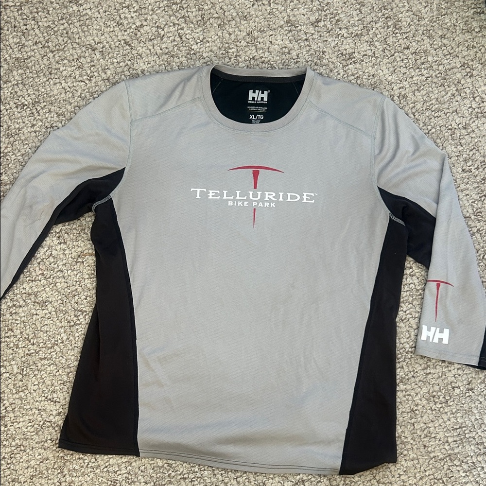 Helly Hansen Light Gray and Black 3/4 Tee